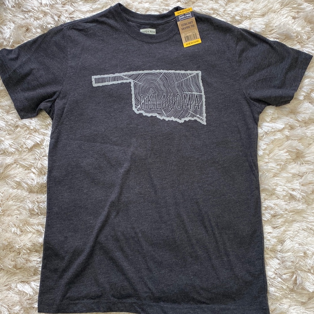 NWT short sleeve shirt, size M